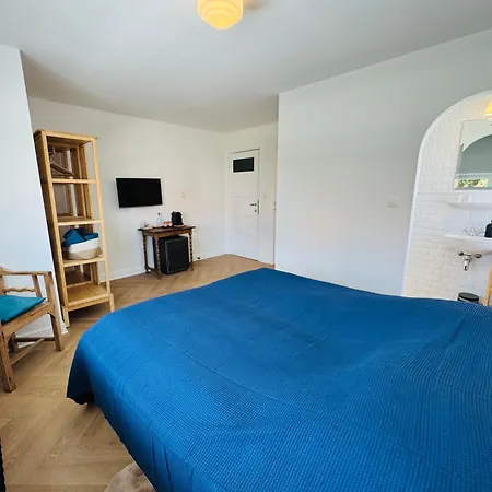 Stijlvolle Slaapkamers Met Privebadkamer In Concessiewijk, Op Steenworp Het * Де-Хаан