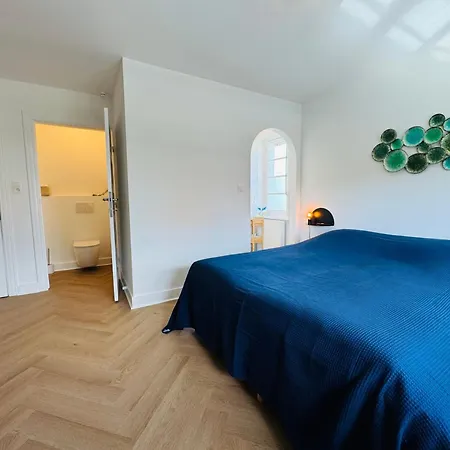 Stijlvolle Slaapkamers Met Privebadkamer In Concessiewijk, Op Steenworp Het *