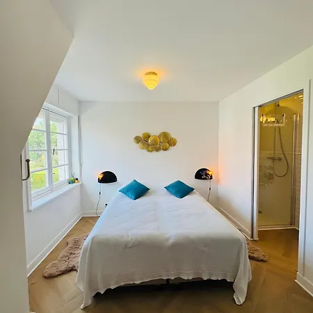 Stijlvolle Slaapkamers Met Privebadkamer In Concessiewijk, Op Steenworp Het